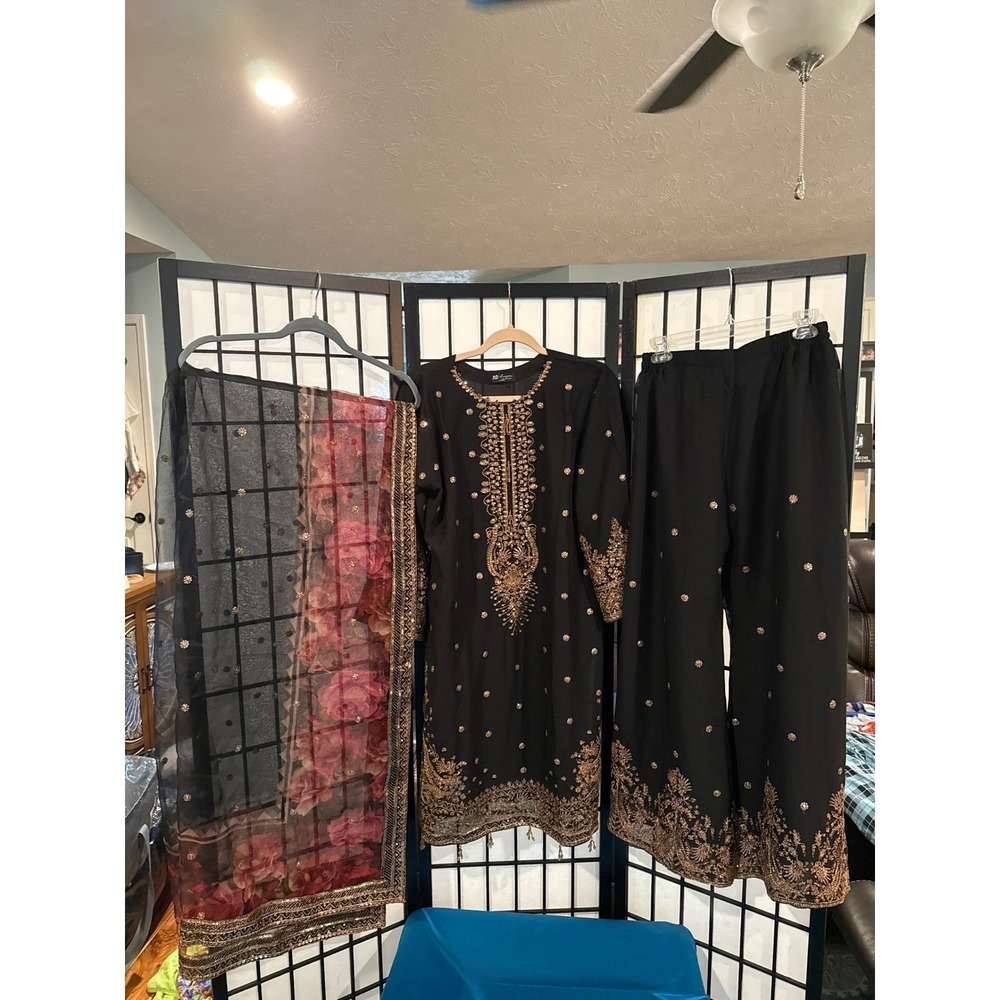 Awesome Collection Black Gold Embroidered Salwar Kameez 3pc Set Floral Dupatta L
